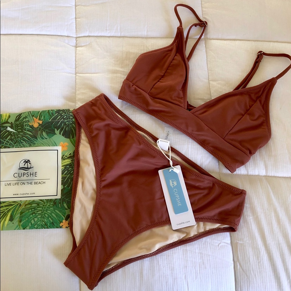Cupshe Cosy Bay Lace-Up Bikini